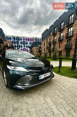 Седан Toyota Camry 2020 в 