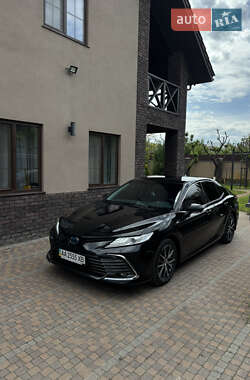 Седан Toyota Camry 2023 в Києві