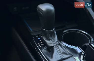 Седан Toyota Camry 2019 в 