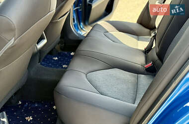 Седан Toyota Camry 2019 в 