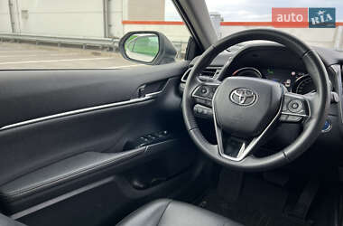 Седан Toyota Camry 2019 в 