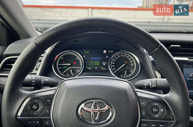 Седан Toyota Camry 2019 в 