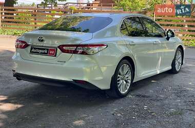 Седан Toyota Camry 2019 в 
