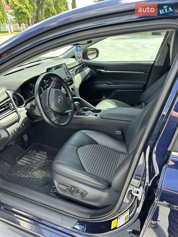 Седан Toyota Camry 2021 в Фастове