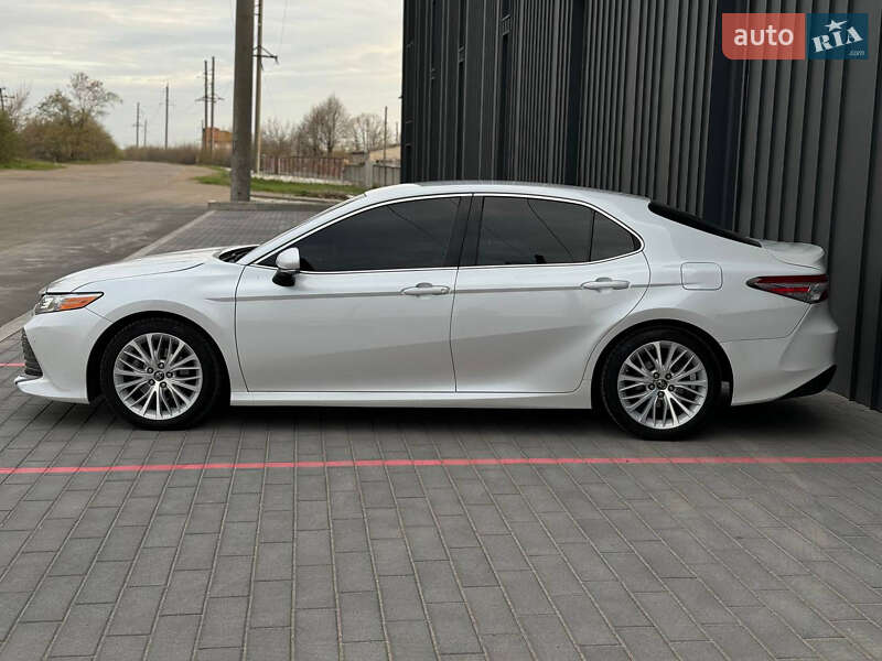 Седан Toyota Camry 2017 в Первомайську