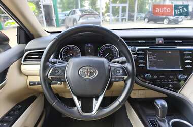 Седан Toyota Camry 2018 в 