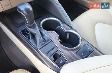 Седан Toyota Camry 2018 в 