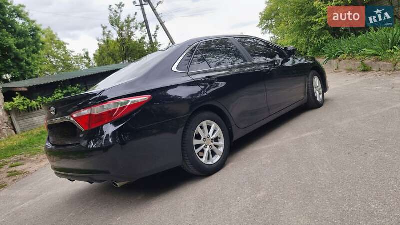 Седан Toyota Camry 2015 в Киеве