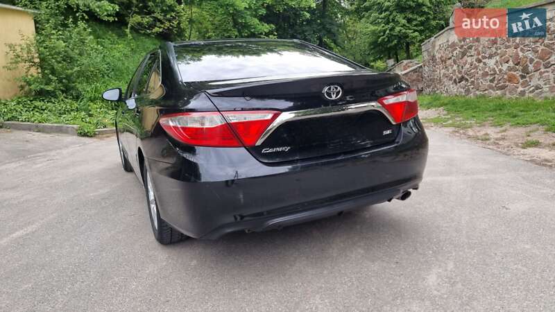 Седан Toyota Camry 2015 в Киеве