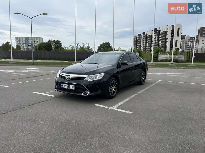 Седан Toyota Camry 2016 в 
