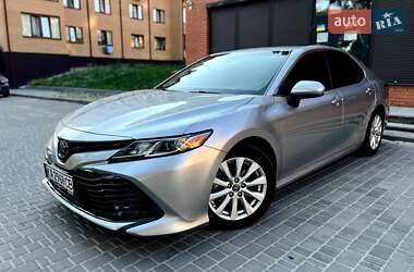 Седан Toyota Camry 2017 в Нетішині