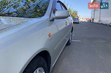 Седан Toyota Camry 2004 в 