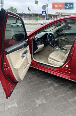 Седан Toyota Camry 2013 в 