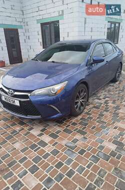 Седан Toyota Camry 2016 в Фастове