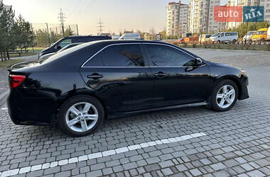 Седан Toyota Camry 2013 в 