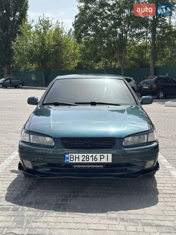 Седан Toyota Camry 1997 в 