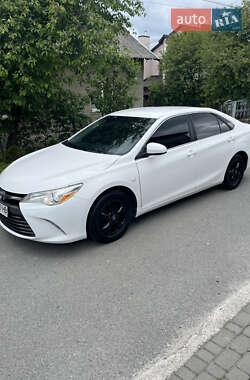 Седан Toyota Camry 2015 в Пустомытах