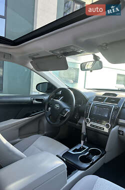 Седан Toyota Camry 2013 в 