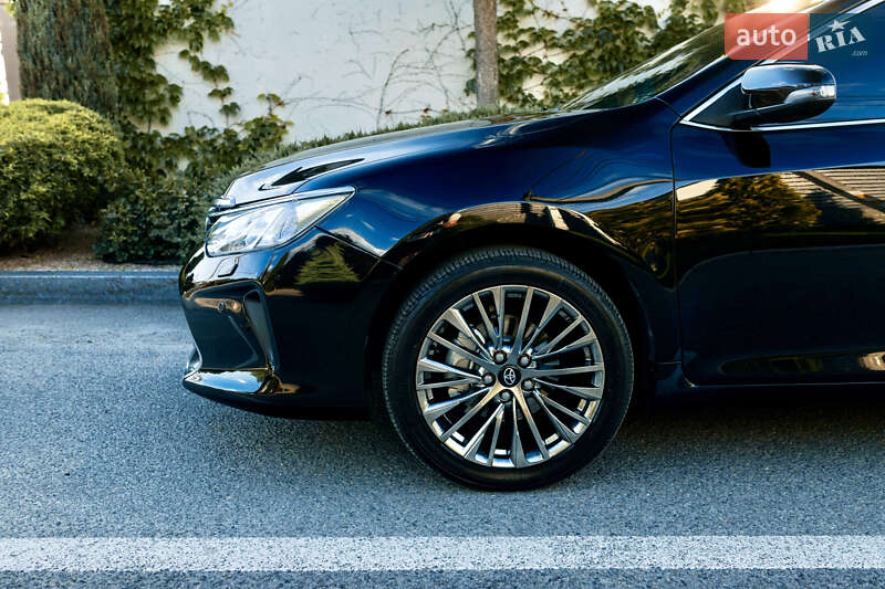 Седан Toyota Camry 2014 в Дніпрі