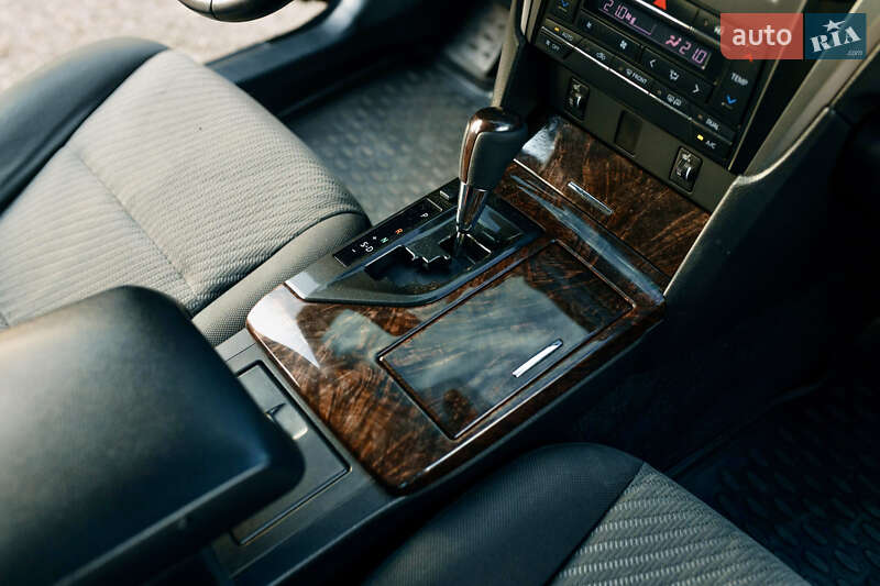 Седан Toyota Camry 2014 в Дніпрі