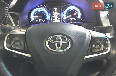 Седан Toyota Camry 2015 в 