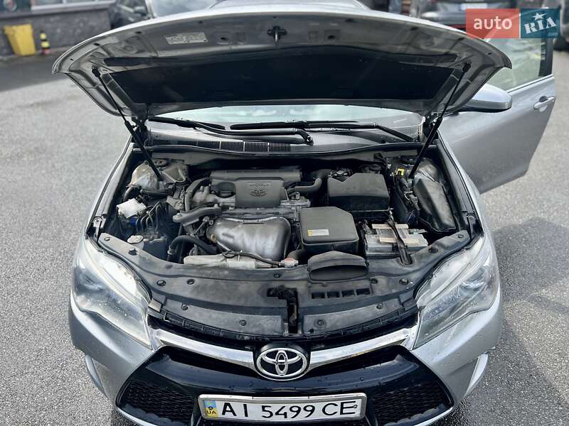 Седан Toyota Camry 2016 в Киеве