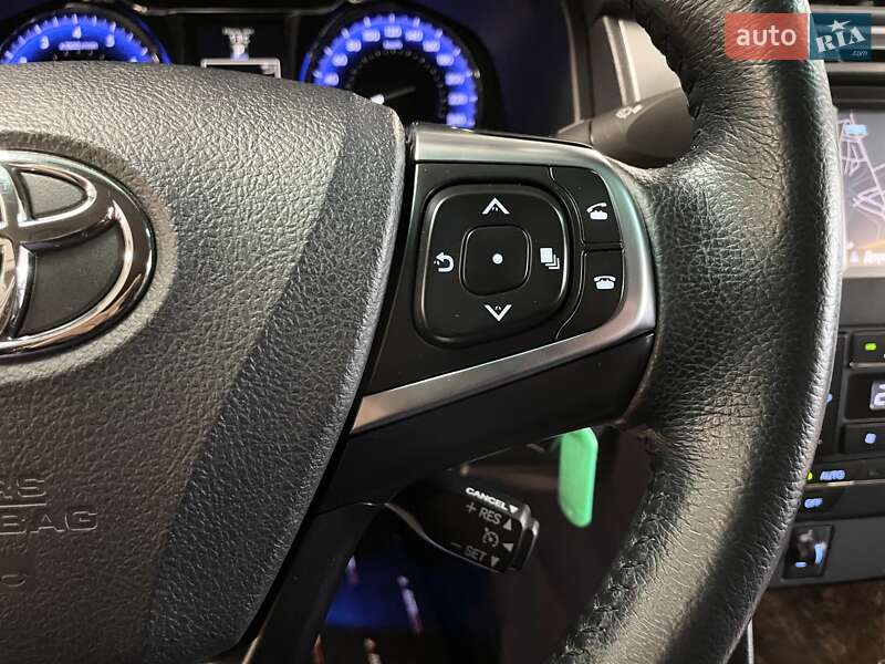 Седан Toyota Camry 2017 в Львові