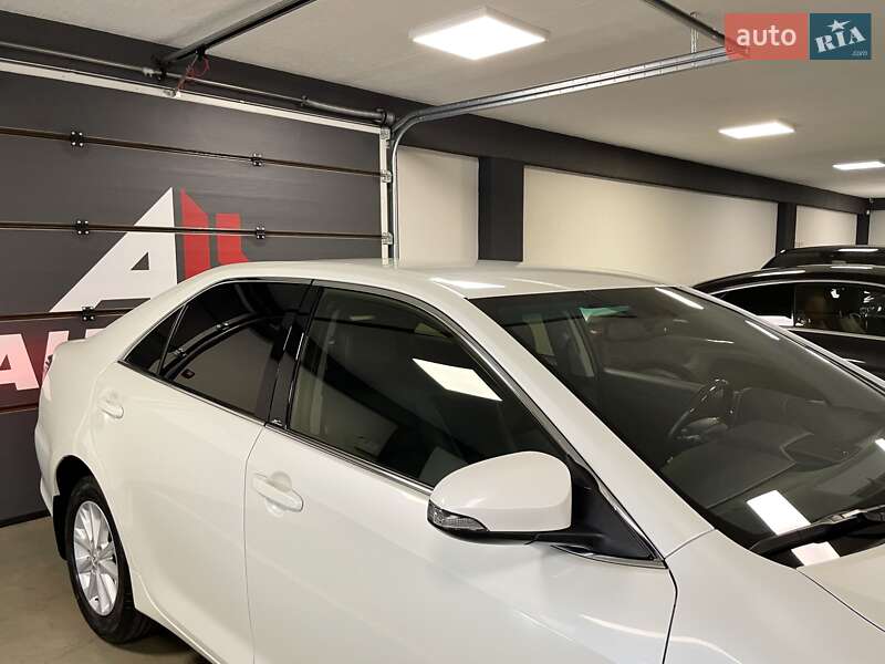 Седан Toyota Camry 2017 в Львові