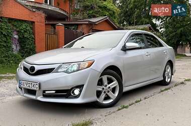 Седан Toyota Camry 2014 в Харькове