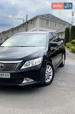 Седан Toyota Camry 2013 в 