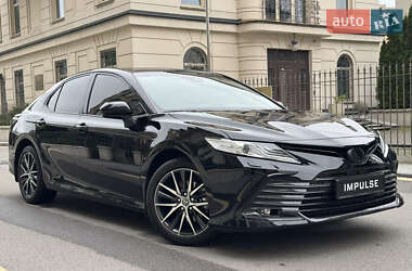 Седан Toyota Camry 2024 в 