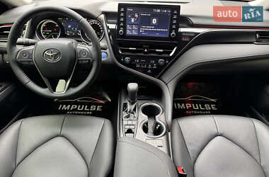 Седан Toyota Camry 2024 в 