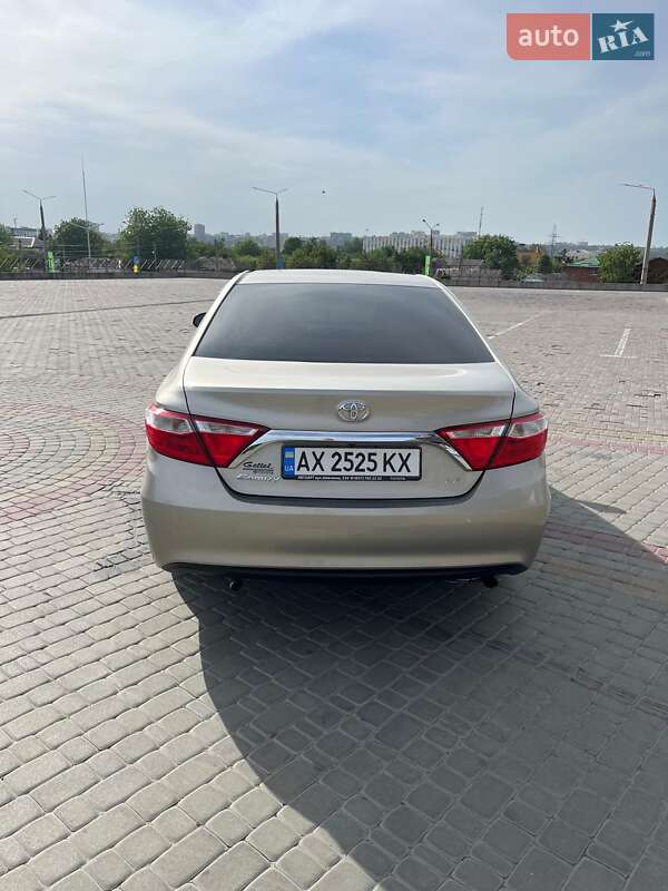 Седан Toyota Camry 2016 в Харкові