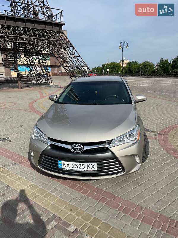 Toyota Camry 2016