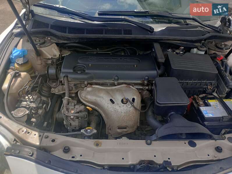 Седан Toyota Camry 2006 в Києві