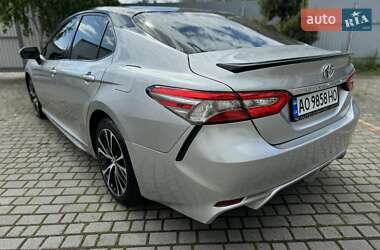 Седан Toyota Camry 2017 в 
