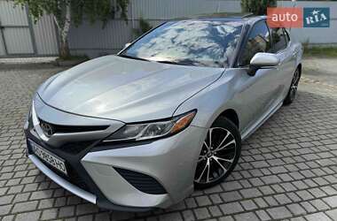 Седан Toyota Camry 2017 в 