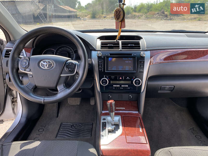 Седан Toyota Camry 2011 в Запоріжжі