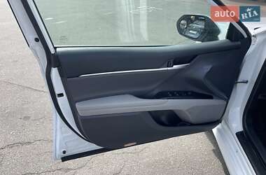 Седан Toyota Camry 2019 в 