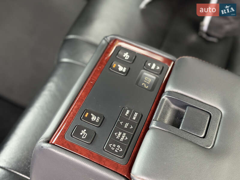 Седан Toyota Camry 2012 в Львові