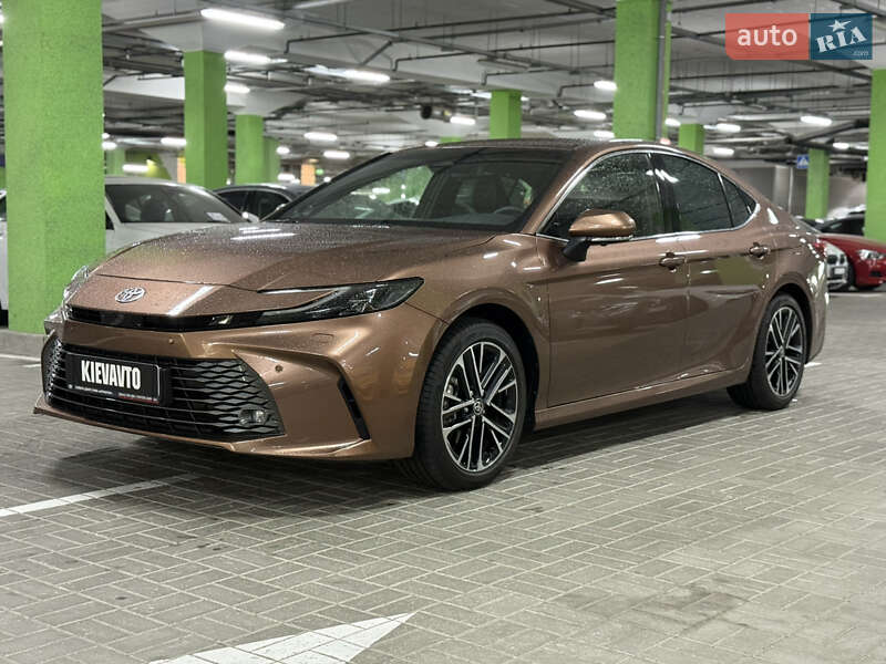 Седан Toyota Camry 2024 в 