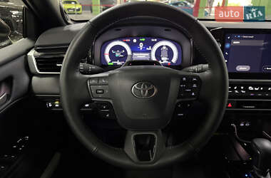 Седан Toyota Camry 2024 в 