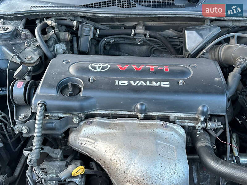Седан Toyota Camry 2004 в Киеве