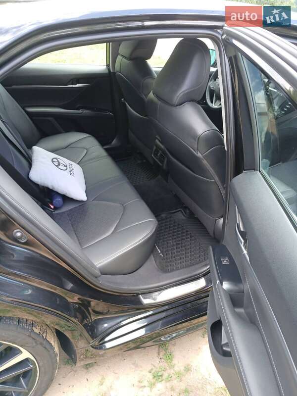 Седан Toyota Camry 2018 в Великій Михайлівці