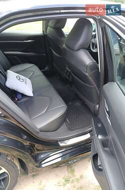 Седан Toyota Camry 2018 в 