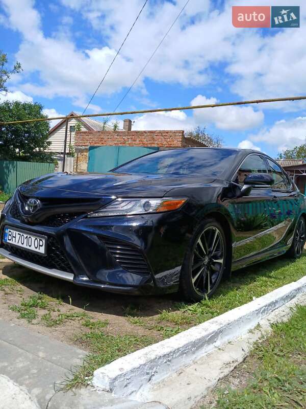 Седан Toyota Camry 2018 в 