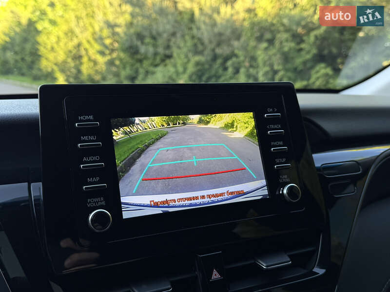 Седан Toyota Camry 2021 в Рівному