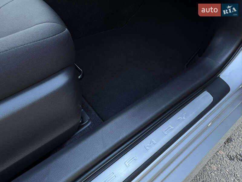 Седан Toyota Camry 2021 в Рівному