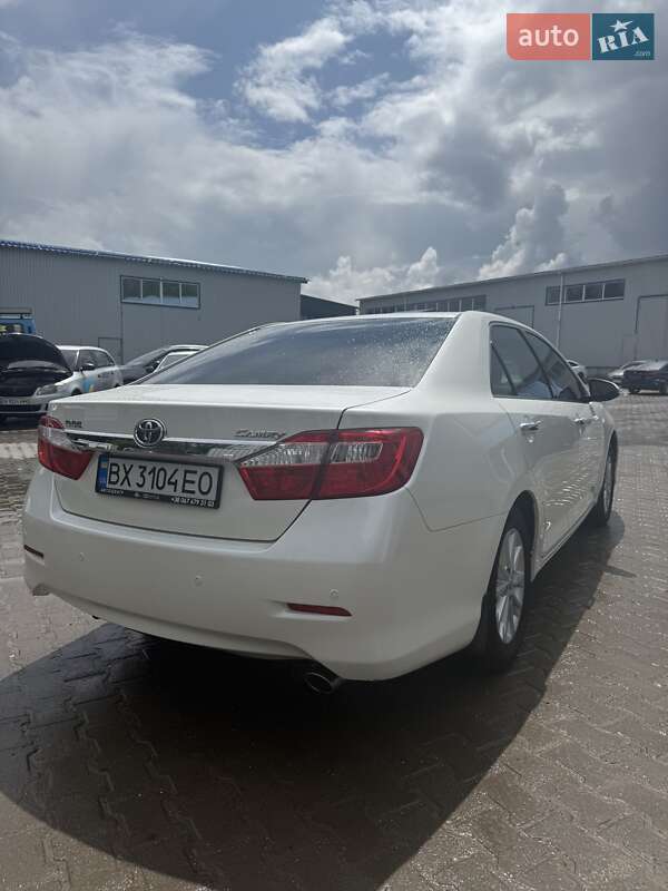 Седан Toyota Camry 2012 в Хмельницькому