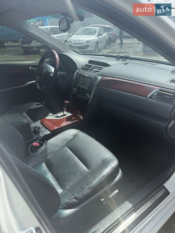 Седан Toyota Camry 2012 в Хмельницькому